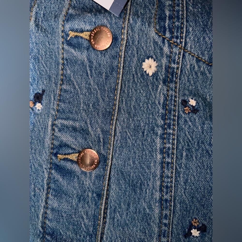 Universal Thread Embroidered Denim Jacket NWT Floral Brass Buttons Small - Picture 8 of 9